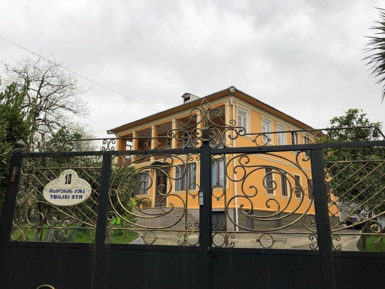 Temo Guest House 10 Батуми Екстериор снимка